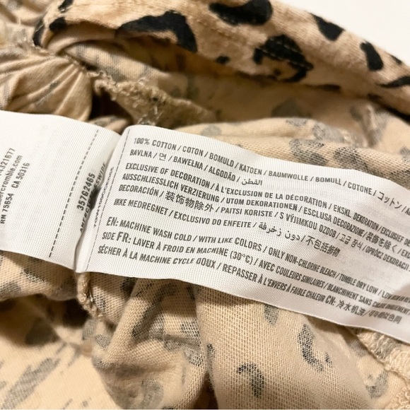 Hollister Leopard Twisted Square Boxy Crop Baby Tee Womens Size Small - Picture 10 of 16